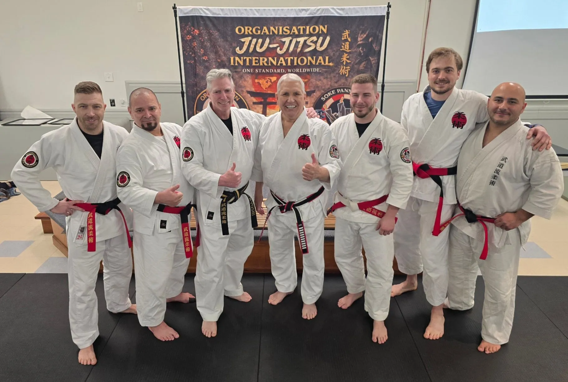 Les instructeurs de l’OJI réunis dans le dojo